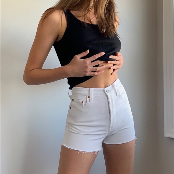 Levi's Pants - Levi’s White High Rise Ribcage Shorts Size 25